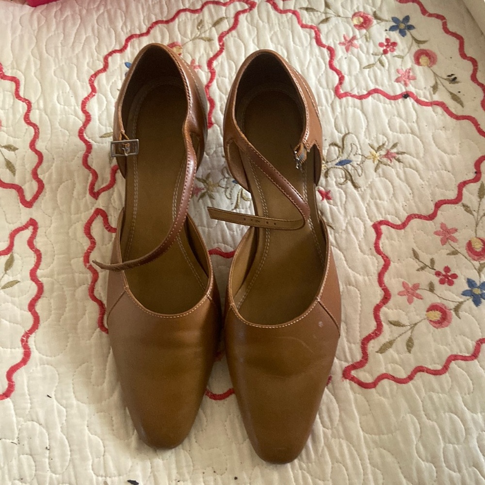 Vintage naturalizer heels honey comb color